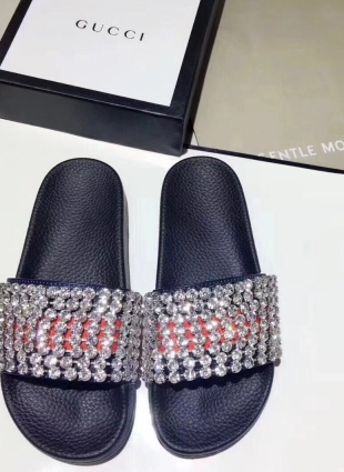Gucci slippers with crystal