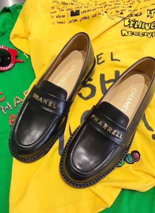 Chanel shoes black