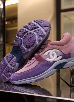 Chanel sneakers violet