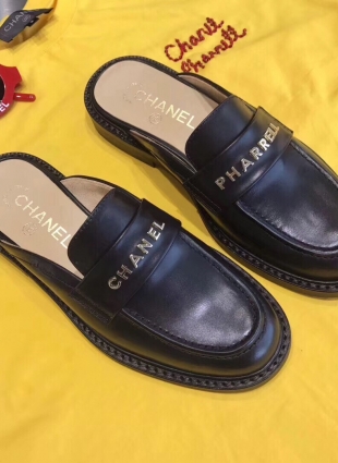 Chanel shoes black