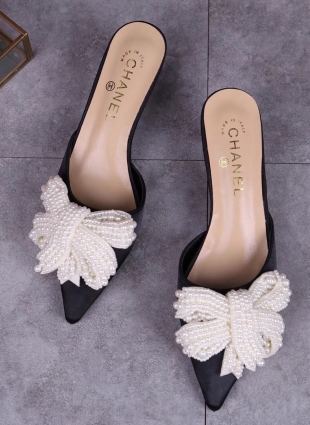 Chanel shoes black