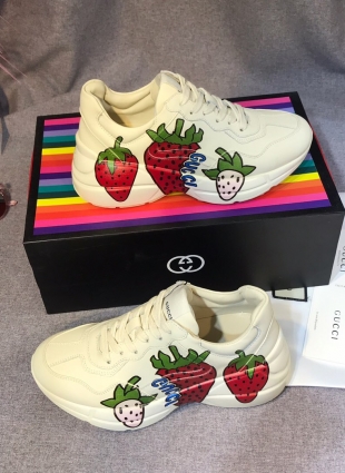 Gucci sneakers ivory