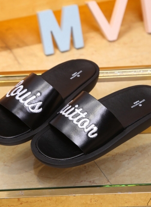 Louis Vuitton slides black