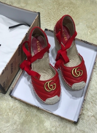 Gucci sandals red