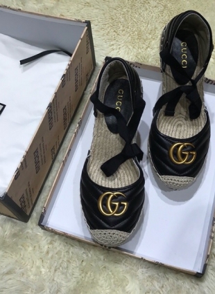 Gucci sandals black