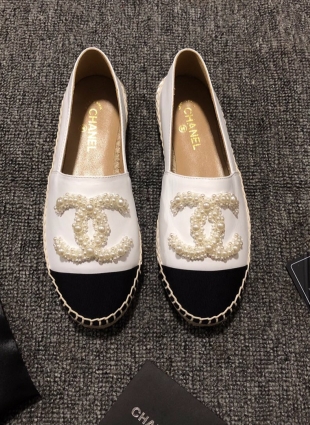 Chanel shoes black and white