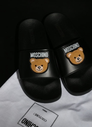 Moschino slides black