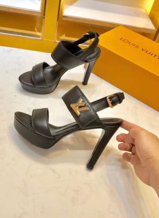 Louis Vuitton shoes black