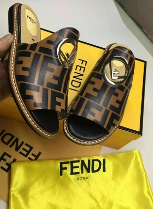 Fendi step-ins brown