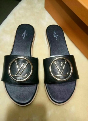 Louis Vuitton step-ins black