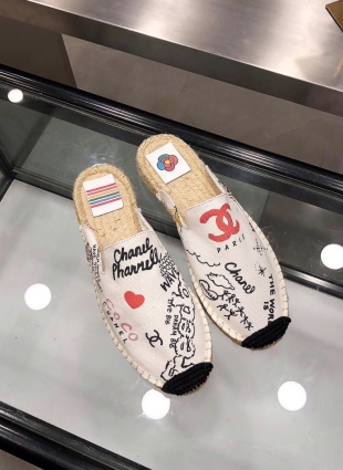 Chanel slippers white