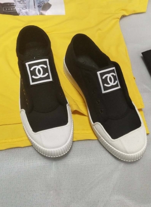Chanel sneakers black