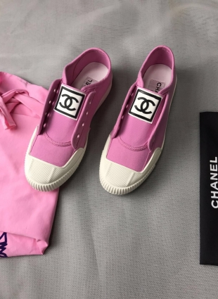Chanel sneakers pink