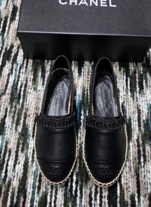 Chanel shoes black