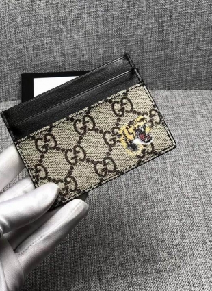 GG card holder