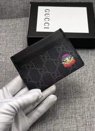 GG card holder