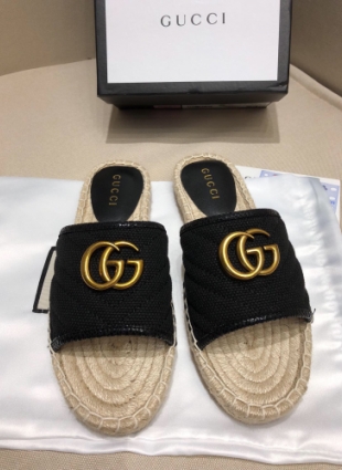 Gucci slippers black