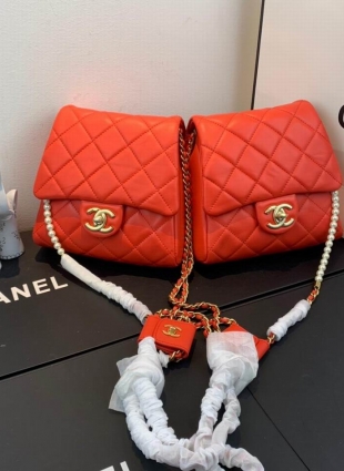 CHANEL bag