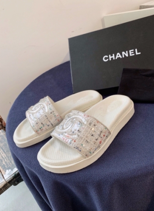 Chanel slides white