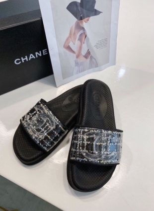 Chanel slides black