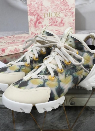 Christian Dior sneakers ivory