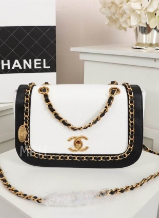 CHANEL flap bag
