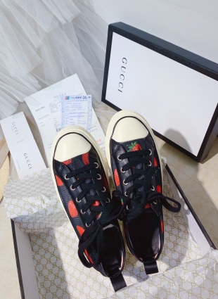 Gucci sneakers black and red