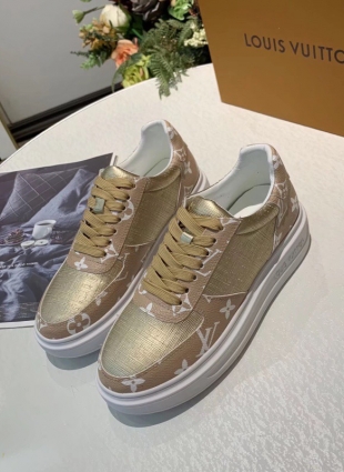 Louis Vuitton sneakers beige and gold