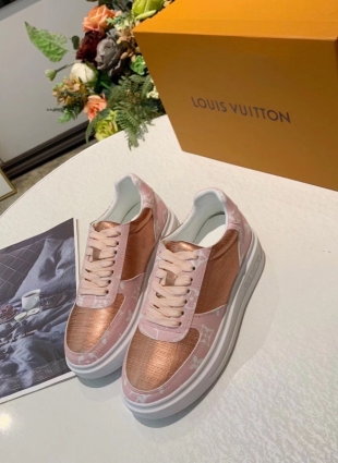 Louis Vuitton sneakers pink