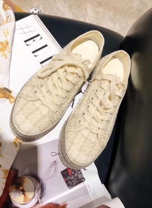 Chanel sneakers beige