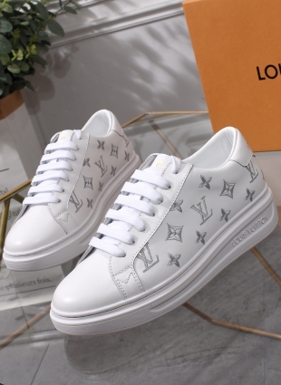 Louis Vuitton sneakers white and silver