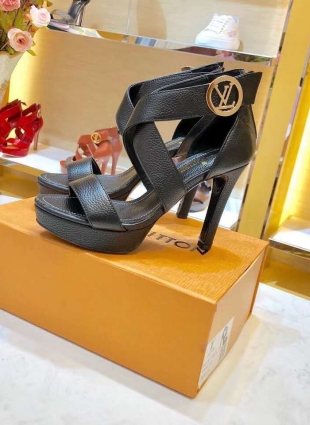 Louis Vuitton shoes black