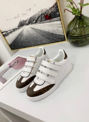 Louis Vuitton sneakers white