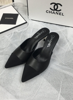 Chanel shoes black