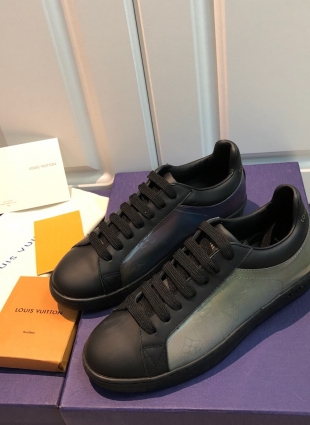 Louis Vuitton sneakers black