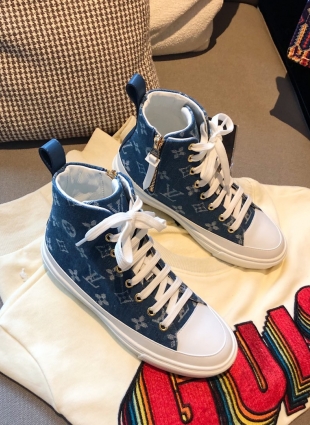 Louis Vuitton sneakers white and dark blue