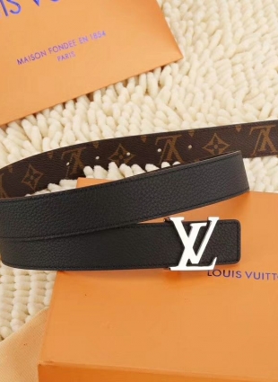 Louis Vuitton belt