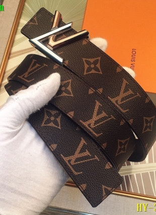 Louis Vuitton belt