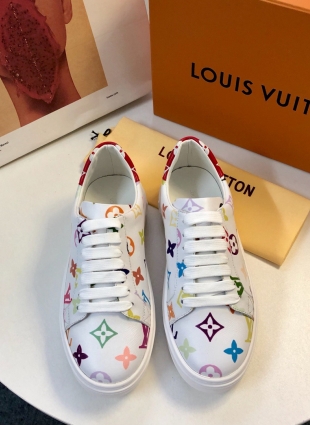 Louis Vuitton sneakers white