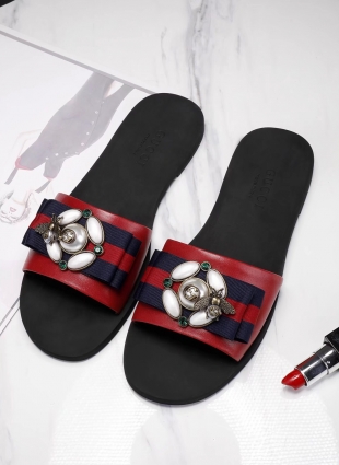 Gucci slides black and red