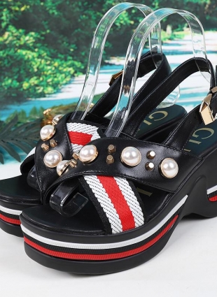 Gucci sandals black