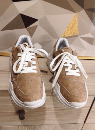 Chanel sneakers beige