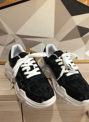 Chanel sneakers black