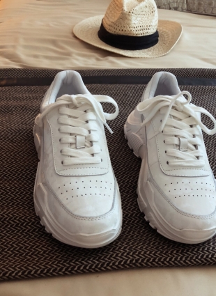 Chanel sneakers white