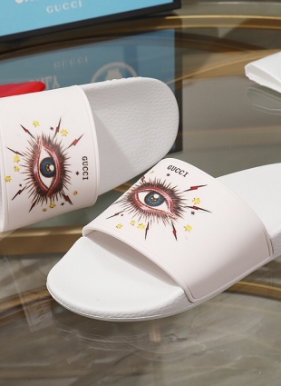 Gucci slides white