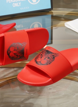 Gucci slides red