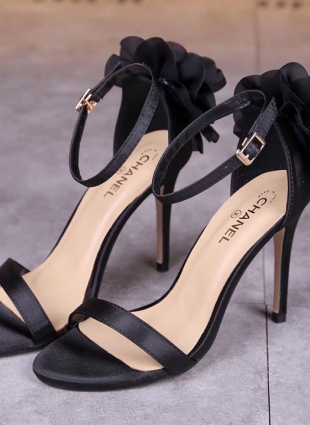 Chanel shoes black