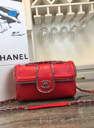 Chanel bag red