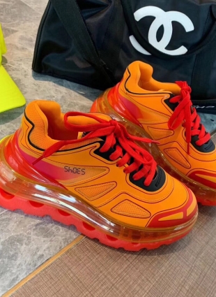 Balenciaga sneakers orange