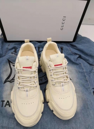 Gucci sneakers ivory